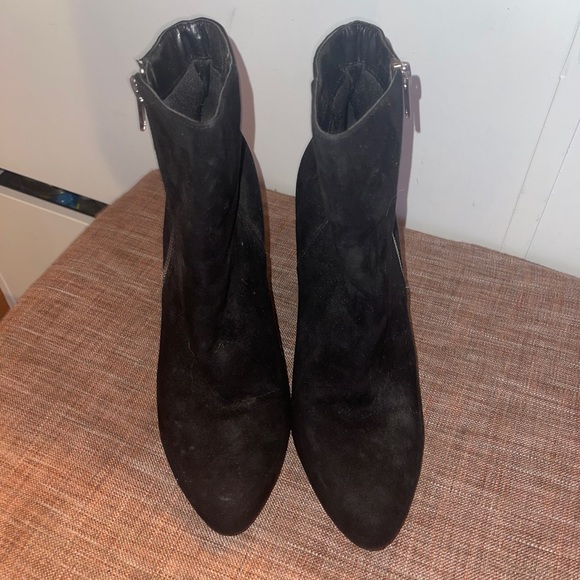Black faux suede pointy toe wedge booties - Picture 2 of 5